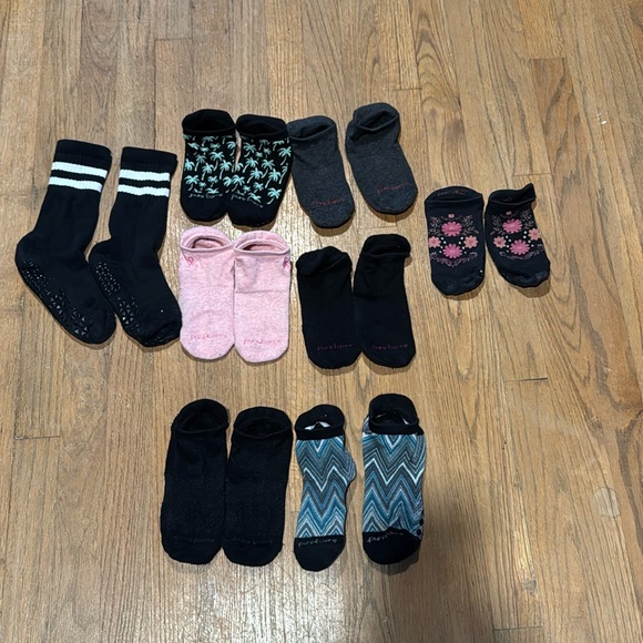 Pure barre socks lots 8 pairs - Picture 1 of 7